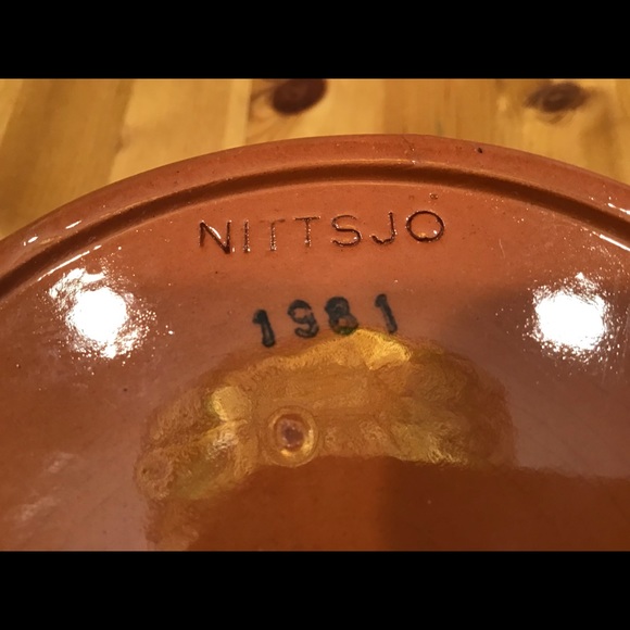 VINTAGE NITTSJO SWEDEN POTTERY PLANTER 1981 REDWARE FLORAL MORIAGE - Picture 8 of 10